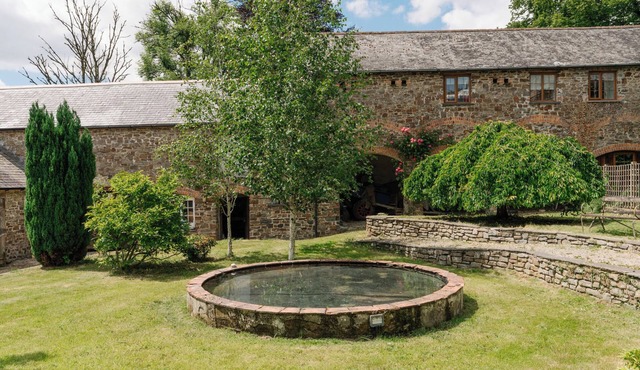 Large Group Holiday Accommodation – 3 Cottages Sleeping 18 in North Devon