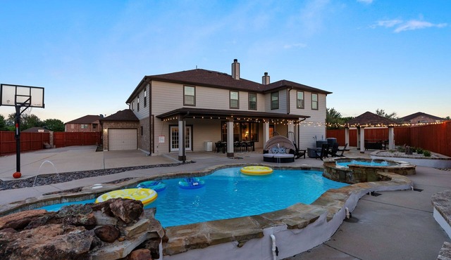 Large Groups' Luxury House - Pool - Sleep 22