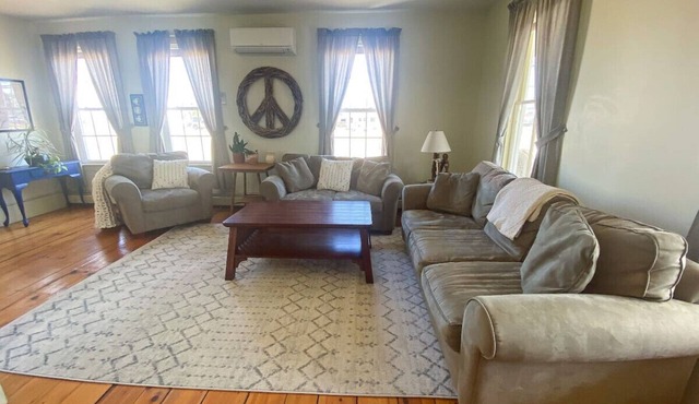 Large Groups! Pine Point Beach 8 BDRM!