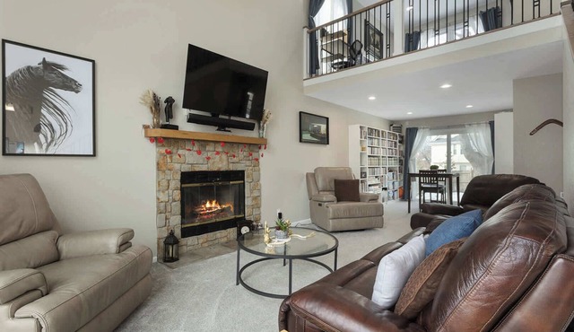 Large Groups|Sleeps 12+KingBeds Mins to GEHA
