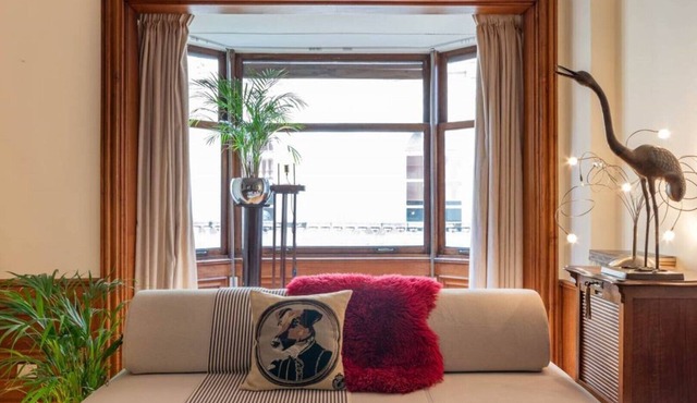 Large Historic Apartment in Casco Viejo, Bilbao.