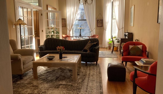 Large historic home minutes from downtown Chicago and the lakefront.