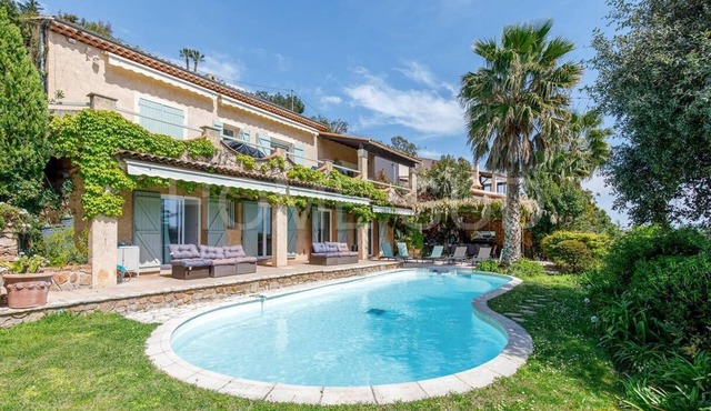 Large holiday villa with private pool and panoramic sea view