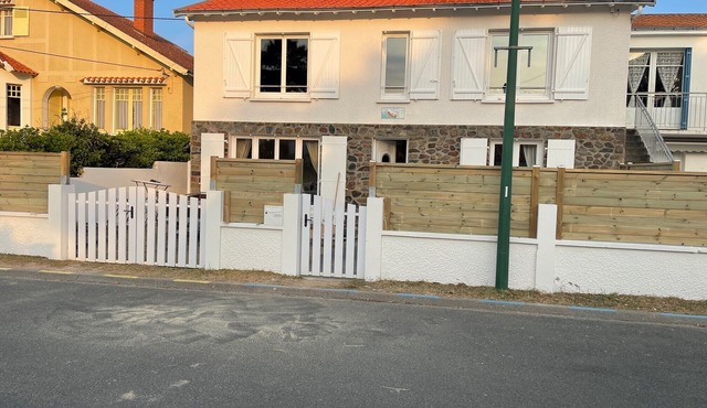 Large holiday home in Fromentine