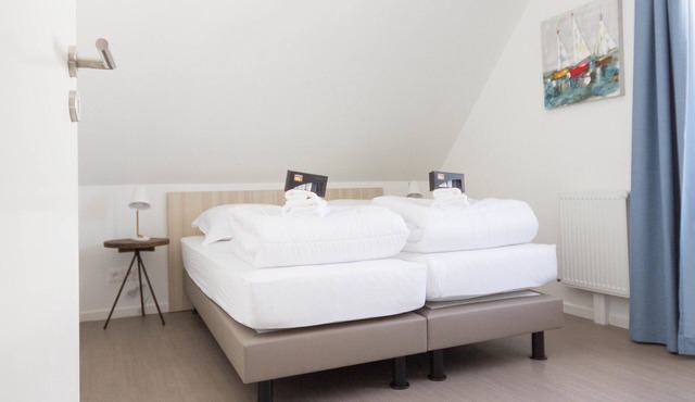 Large Holiday Home by Coast