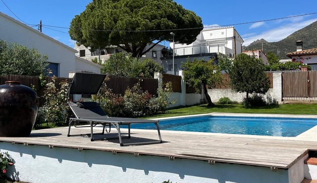 Large holiday home 4 minutes from the beaches of the Costa Brava.