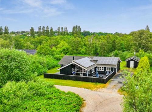 Large Holiday Home Close To The Beach