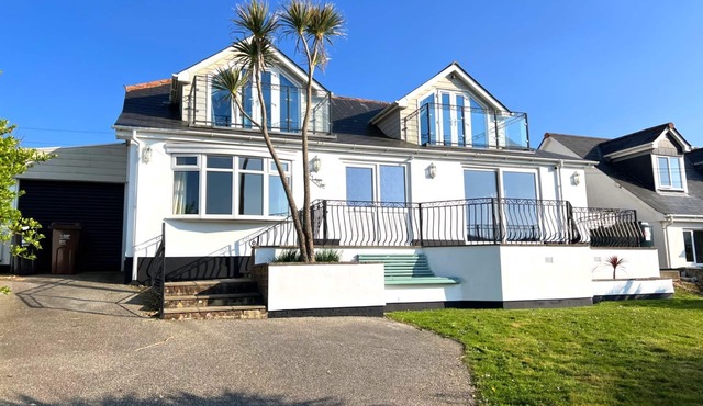 Large holiday home with sea views!
