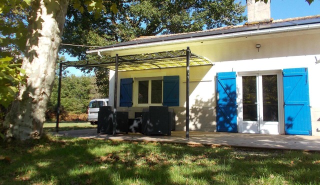 Large holiday home in Mézos with large terrace