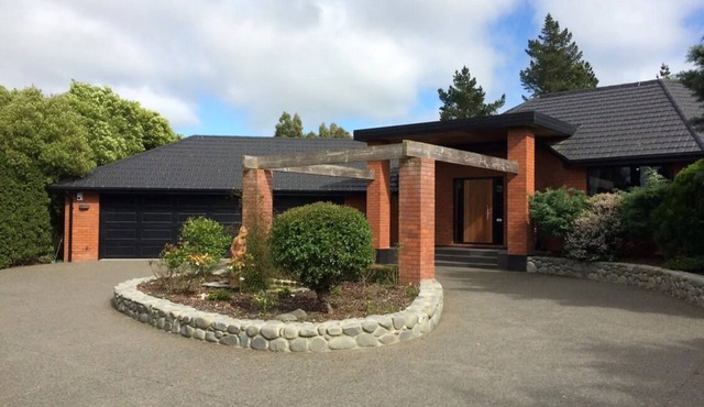 Large Holiday Home in Rolleston