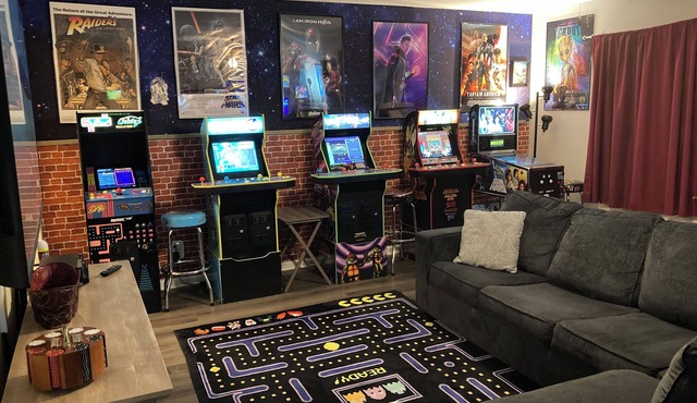 Large home by the lake perfect for entertaining large groups , lake access key