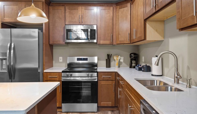 Large Home - Fully Equipped - Monthly Promo!