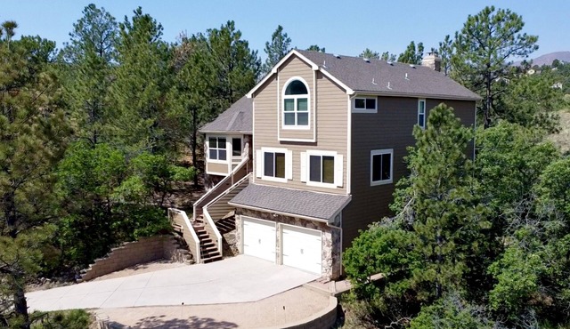 Large home great for big families! Secret Bunkbed Rm for the kids! Pet Friendly!