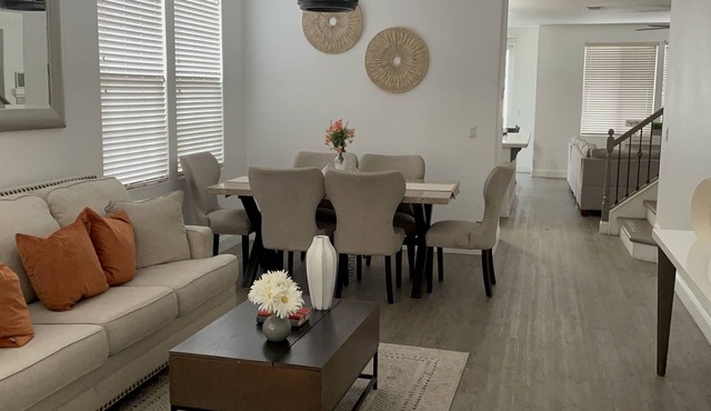 Large home in Marysville 7 min to hard Rock casino and 30 min to Sacra-Airport