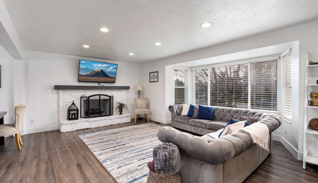 Large Home in Quiet Neighborhood