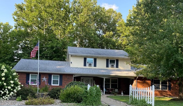 Large Home in Southeast, Ohio