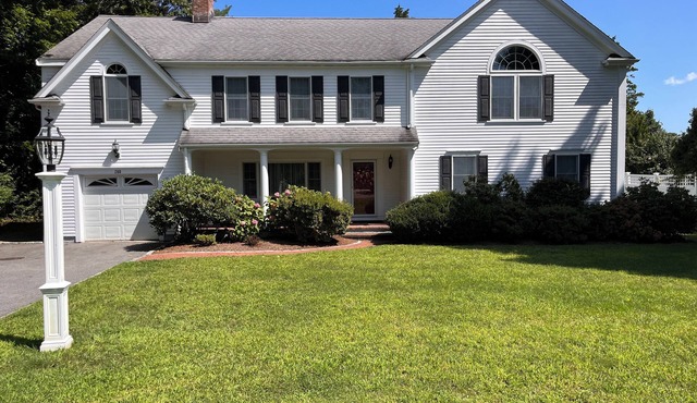 Large home in the heart of Osterville Village, sleeps 11