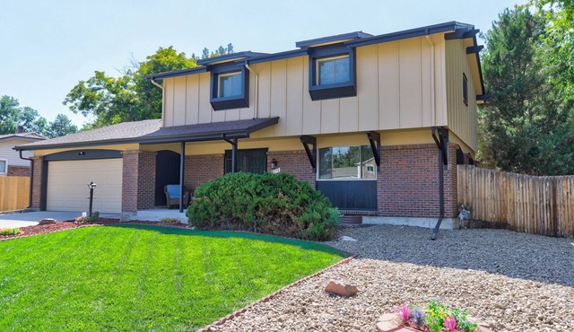 Large home inArvada, centrally located, 50 min to ski, free parking garage.420ok