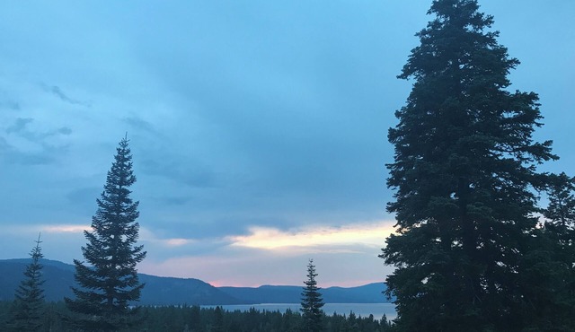 Large Home, Lovely Lake Views, Great Getaway