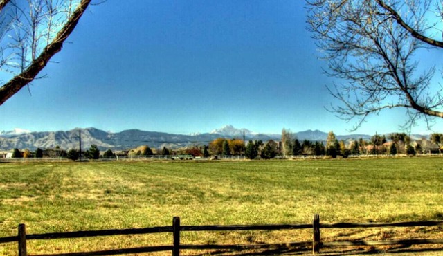 Large Home Near Boulder Fenced Yard 2 Dogs OK