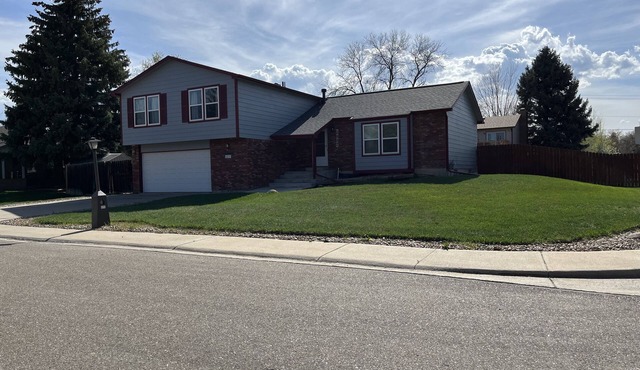 Large Home near Lake- pool table game room