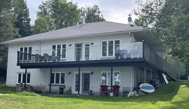 Large Home, Sunsets and Clear Shallow water await