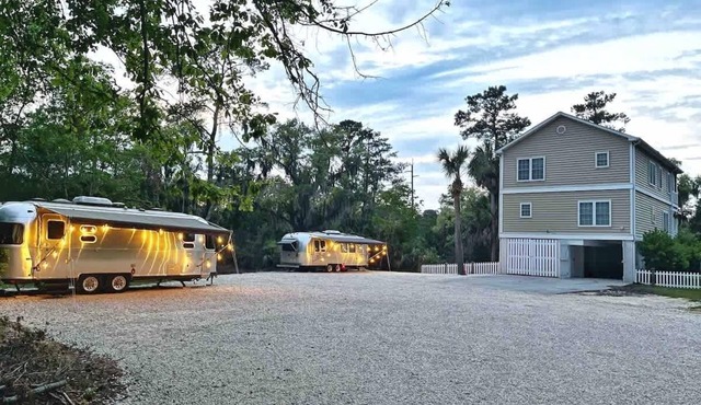 Large Home w 2 Airstream Glampers & Spa near Beach & Downtown