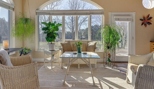 Large Home w/Indoor Basketball Court + Game Room!