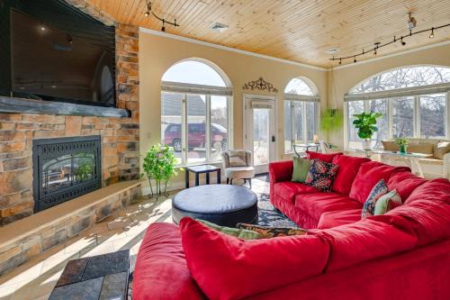 Large Home w/Indoor Basketball Court + Game Room!