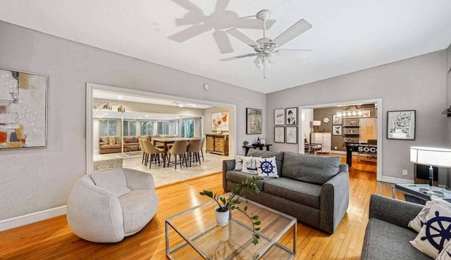 Large home w/king bed by PMI unit BH