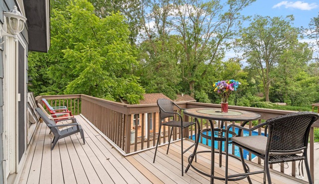 Large home w/pool, hot tub, and arcade