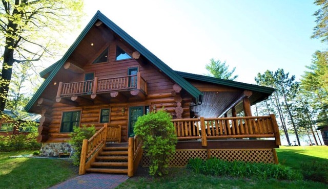 Large Home- Water Toys, Dock, Deck, Game Room