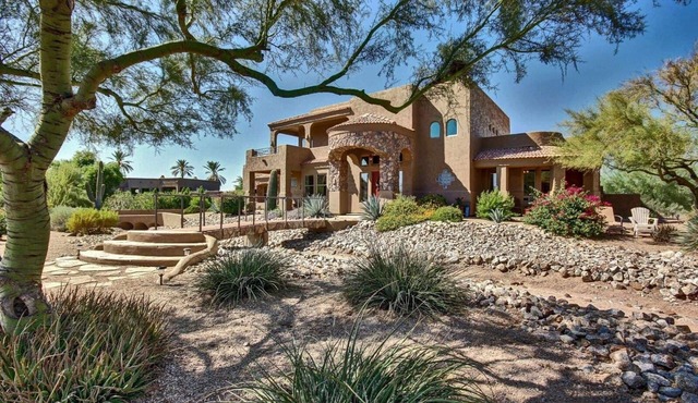 Large Home with 360 Degree City/Mountain Views - 3 Bedroom
