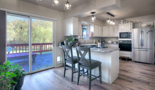 Large home with amazing views - 10 Minutes to Durango - Pool & Foosball Table