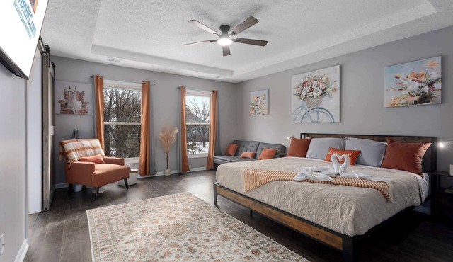 Large home with Fast 3G WiFi &GameRoom Sleeps15