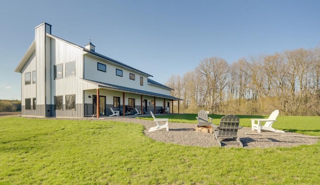 Large Home with Land in Prairie Farm!