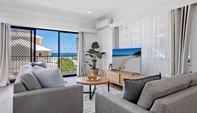 Large Home with Ocean Views on Mermaid Beach