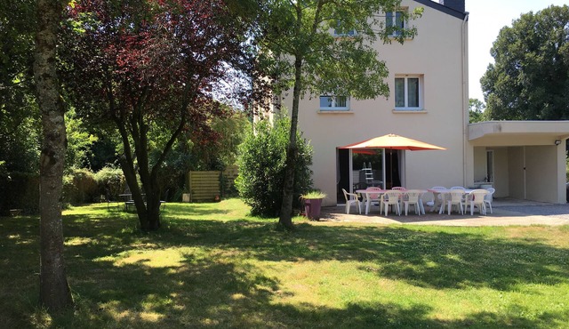 Large house with heated swimming pool, very pleasant, quiet, classified 3 *.