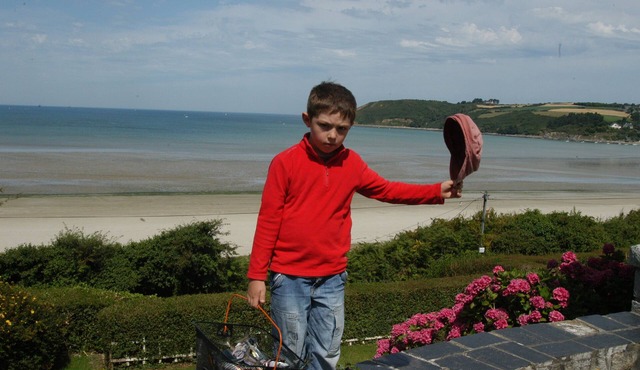 Large house above the beach of St-Michel-en-Grève