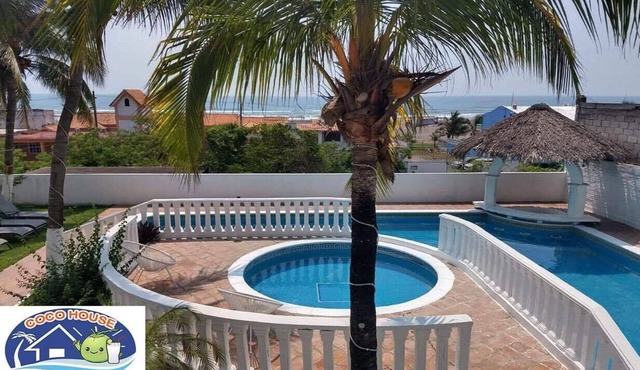 LARGE HOUSE WITH PRIVATE POOL VERY CLOSE TO THE BEACH