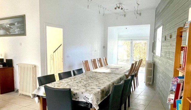 Large house, 100 m from the beaches and the port, ETEL center, close to all shops