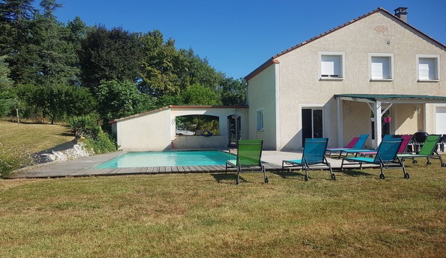 Large house 15 persons coteaux de gascogne en lot et garonne with swimming pool