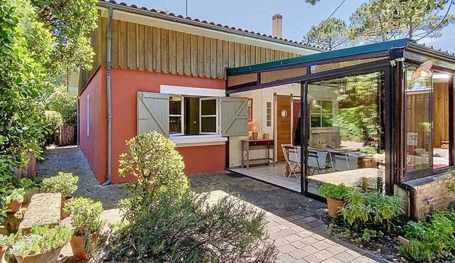 Large House, 2 bedrooms and 1 mezzanine, 6 people, Longarisse, lake of Lacanau