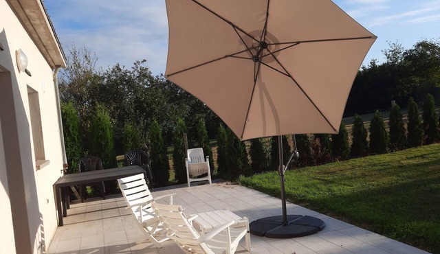 Large house 300m from the large beach of Pont-Mahé