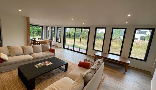 Large house at the foot of the dunes & close to the beach
