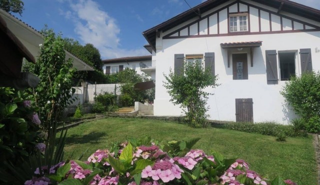 Large house, center of Ciboure and near the center of Saint Jean de Luz