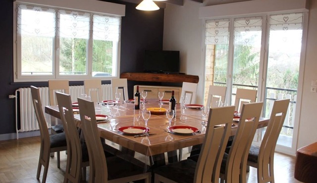 Large house for up to 14 people with lots of space