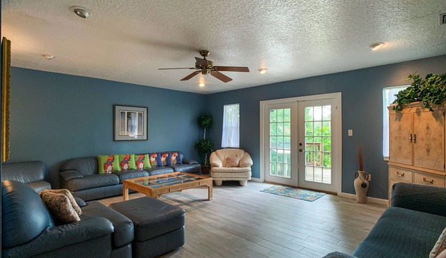 Large House For 10 In Quiet Country Setting Not Far From Skydive De Land