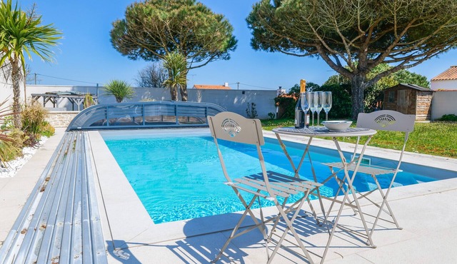 Large house with pool 100m from Paracou Beach – Peace & comfort for the whole family!
