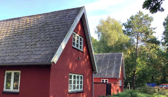 Large house in beautiful surroundings